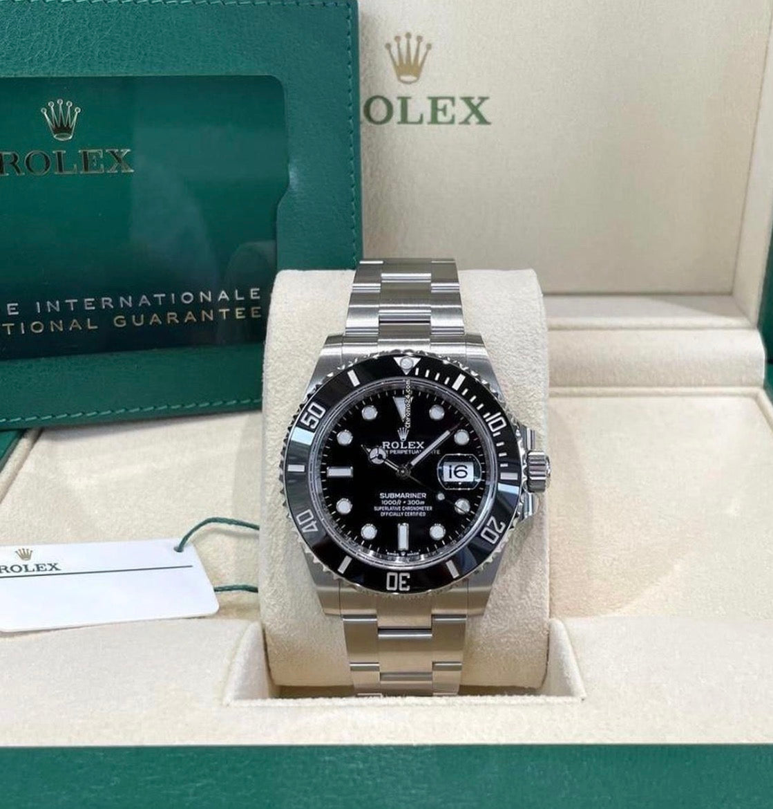 Rolex Submariner Black Luxury Men's Watch with Box & Papers