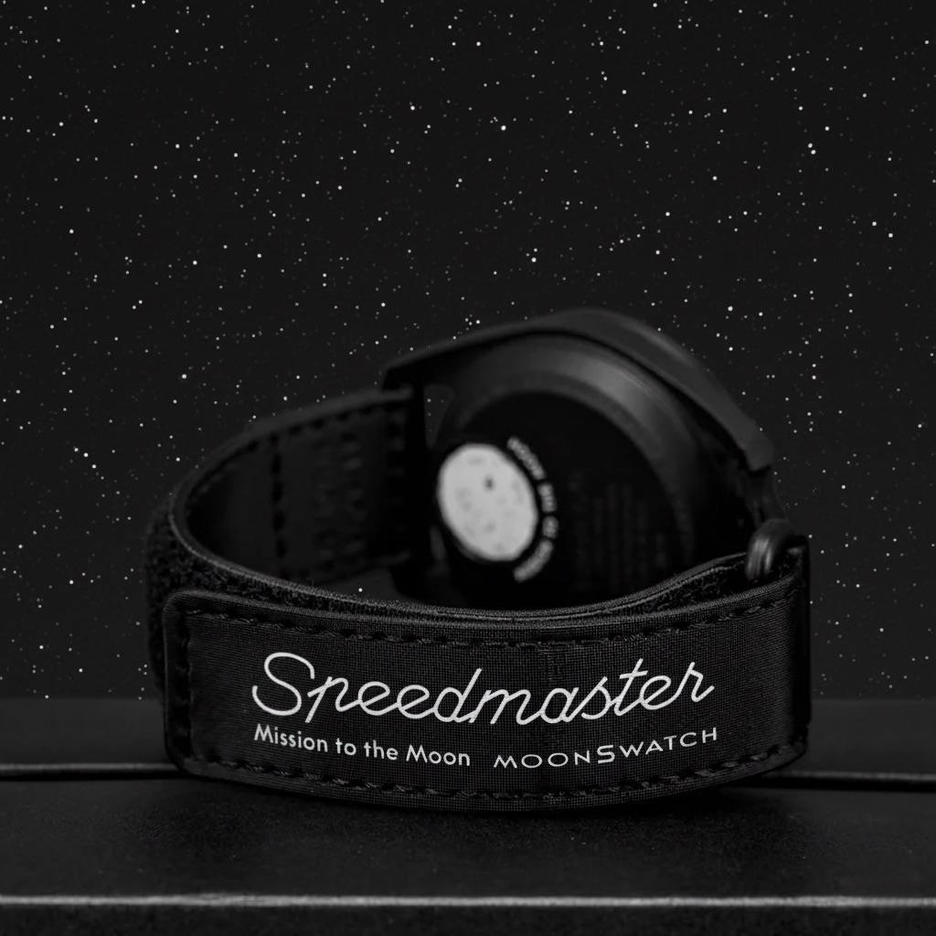 Omega Moonswatch Mission to the Moonphase, Snoopy Omega x Swatch Black